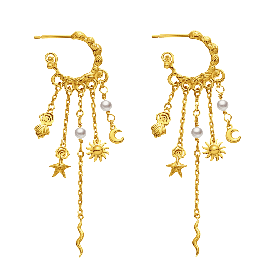 Guldbelagte creoler med stjerne, sol, måne, hånd, slangevedhæng og ferskvandsperler – fremstillet i forgyldt sølv for et himmelsk look. Inspireret af Pallantis Smykkers Ocean Secret Øreringe.